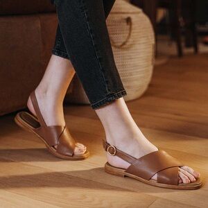 NWT Poppy Barley The Cross Town Sandal in praline 8
